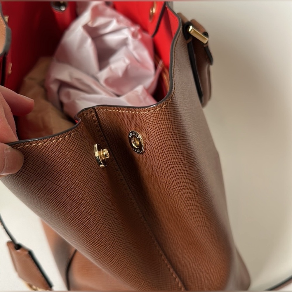 NWOT | MICHEAL KORS  Greenwich Medium Saffiano grab bag Luggage/watermelon red. - Picture 12 of 14